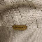 "Alexander™ | Klassisk Herrtröja" can be rewritten as "Alexander™ | Klassisk Tröja för Herrar".