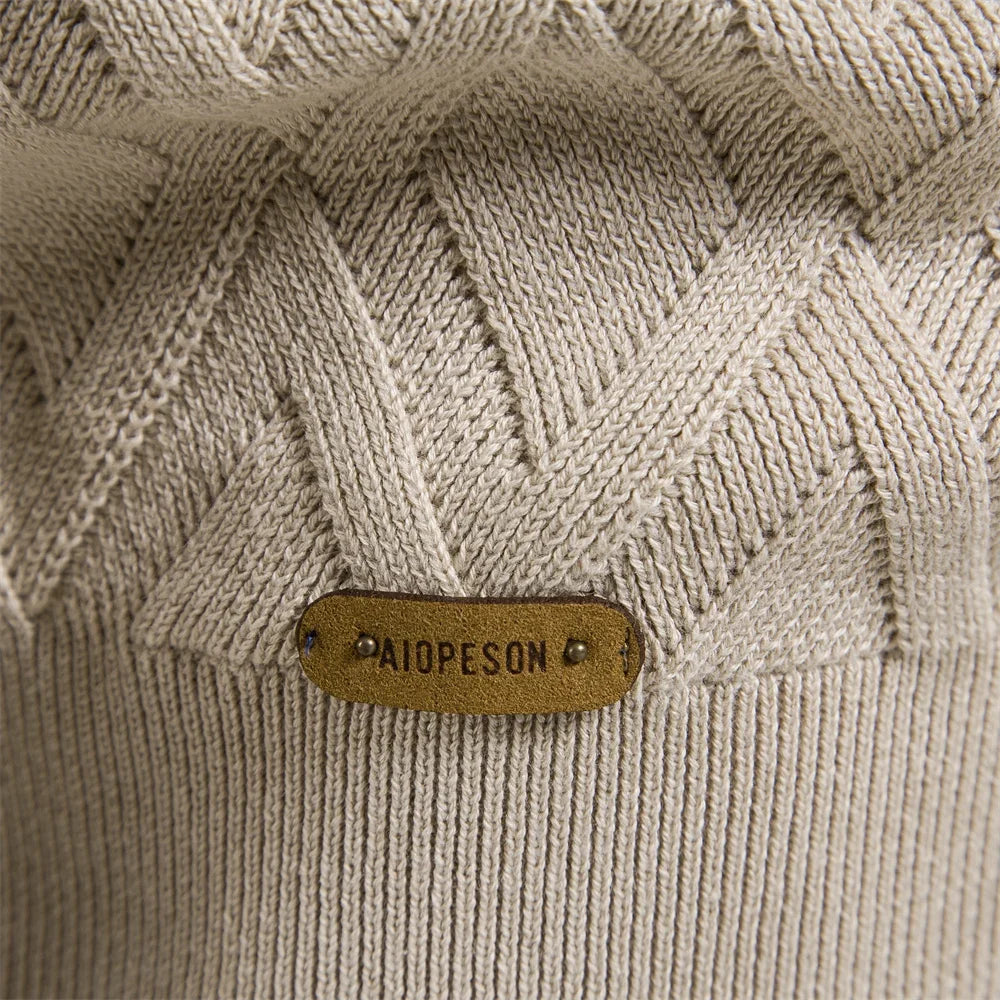 "Alexander™ | Klassisk Herrtröja" can be rewritten as "Alexander™ | Klassisk Tröja för Herrar".