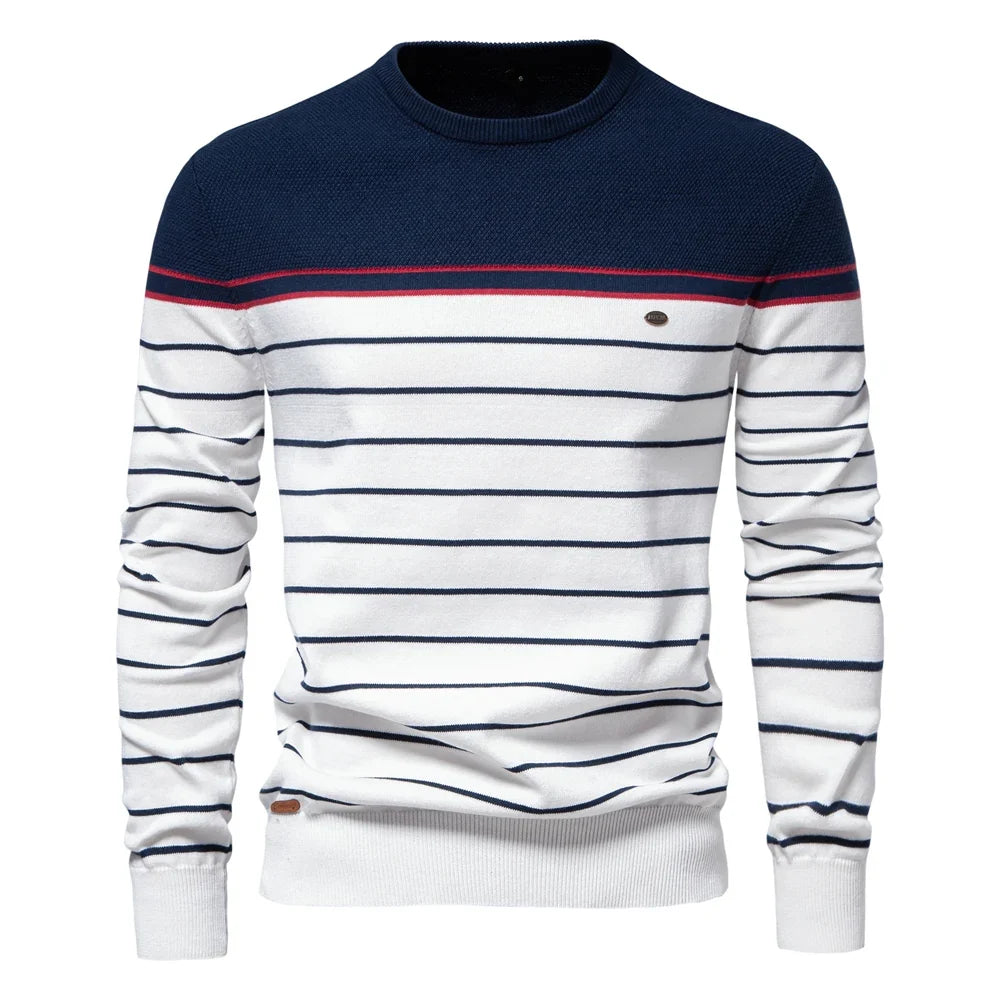 "Dennis™ | Klassisk Herrtröja" can be rewritten as "Dennis™ | Traditionell Herrtröja".