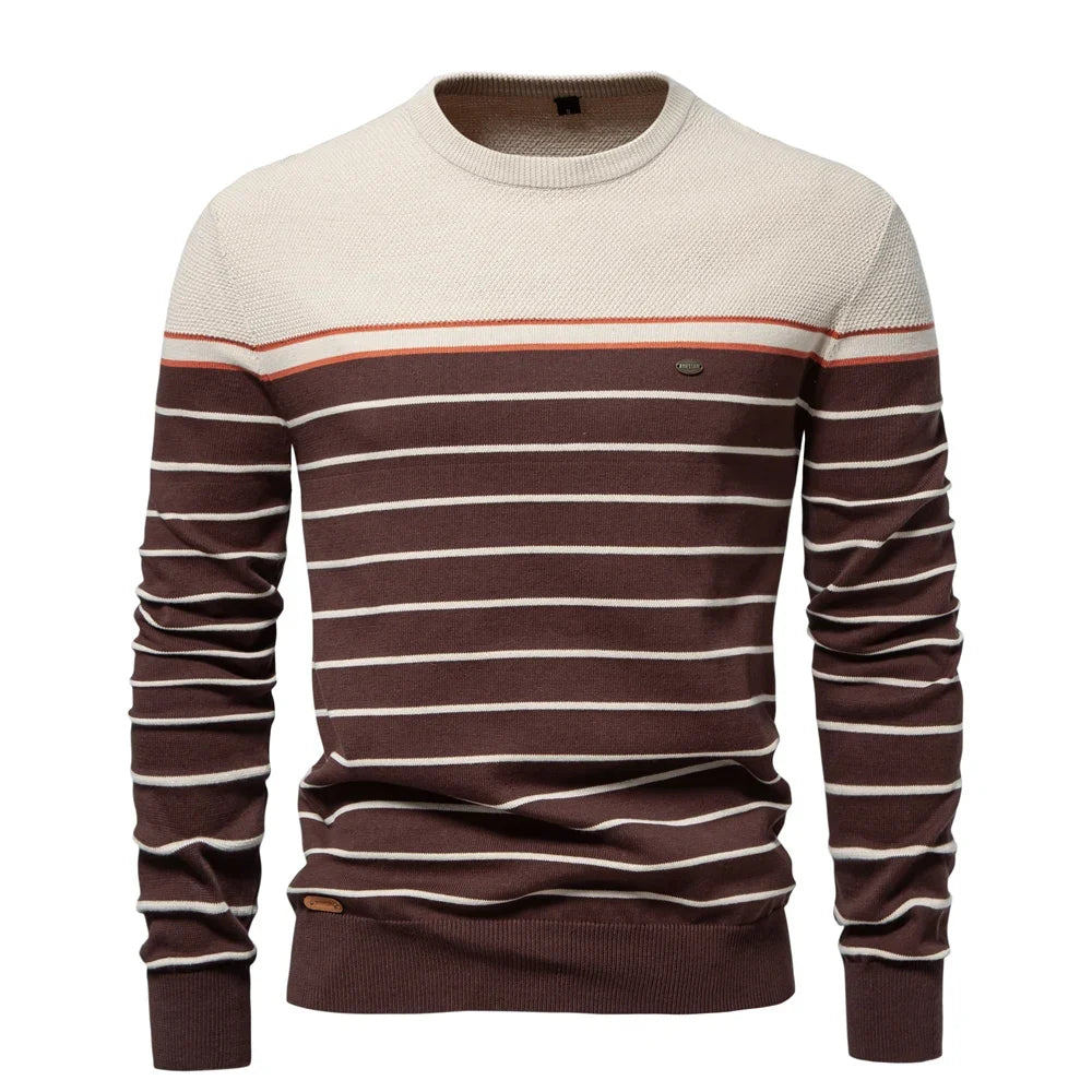 "Dennis™ | Klassisk Herrtröja" can be rewritten as "Dennis™ | Traditionell Herrtröja".