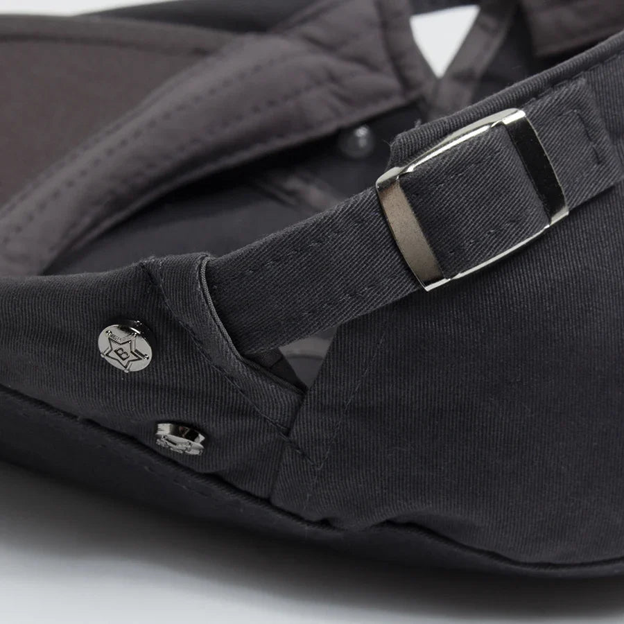 Beeckhoven™ | Retro Pet Medicine Knot Design